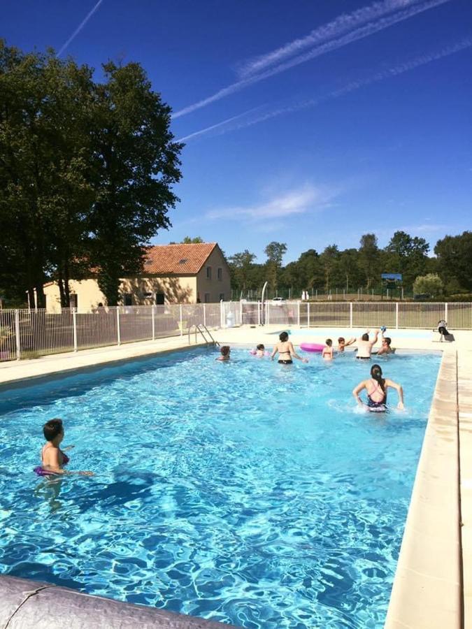Отель Camping Les Petites Minaudieres Saint-Sauveur  Экстерьер фото