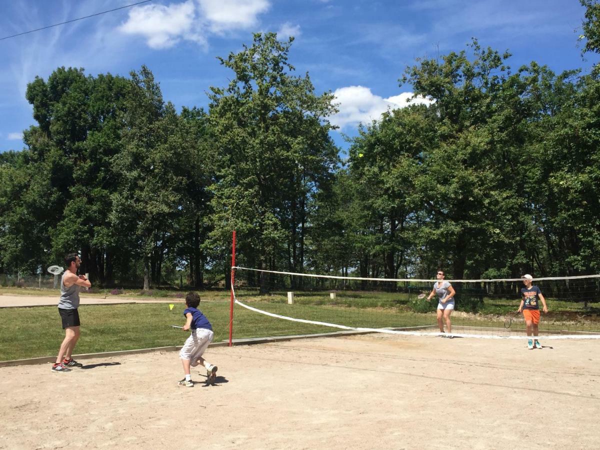 Отель Camping Les Petites Minaudieres Saint-Sauveur  Экстерьер фото